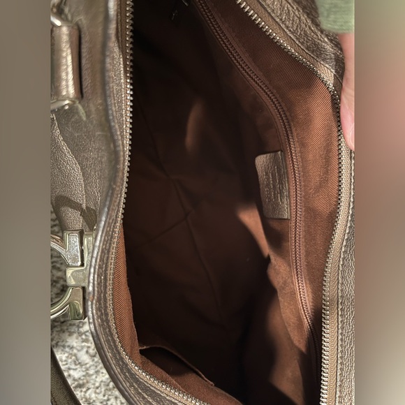 Salvatore Ferragamo Shoulder Bag in Metallic Gold - Picture 7 of 12